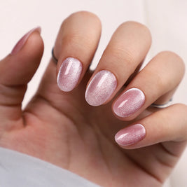 Quartz Rose – Ongles Arrondi rose clair cat eye | ONAILZ
