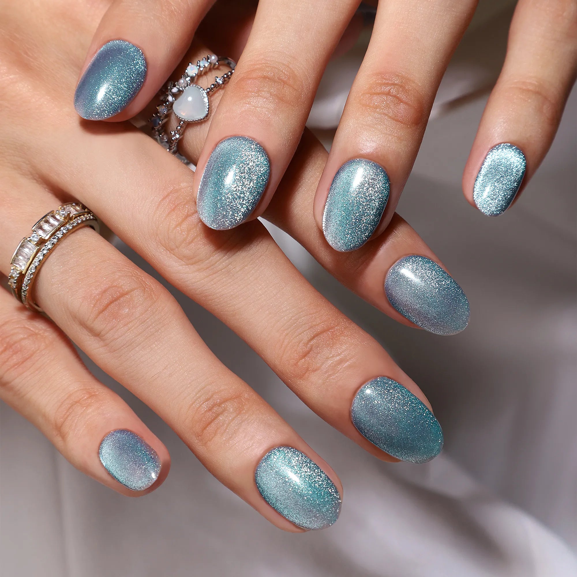 Saphir Magnétique — Ovale Cat Eye Bleu Glitter | ONAILZ