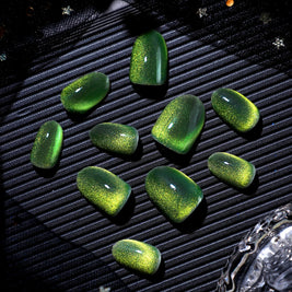 Émeraude Stellaire – Ongles oval verts cat eye scintillants | ONAILZ