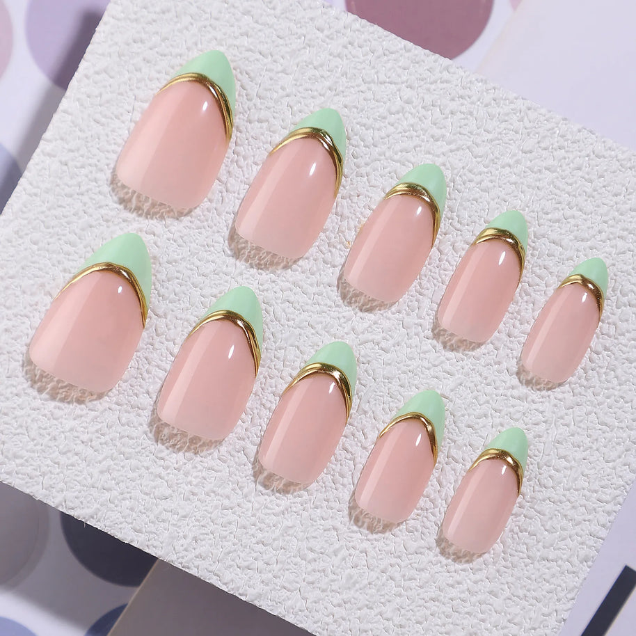 Émeraude Royale — Amande Extra Longue French Verte & Lignes Dorées | ONAILZ