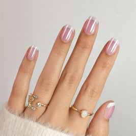 Aurora — Carré Court French Scintillante | ONAILZ