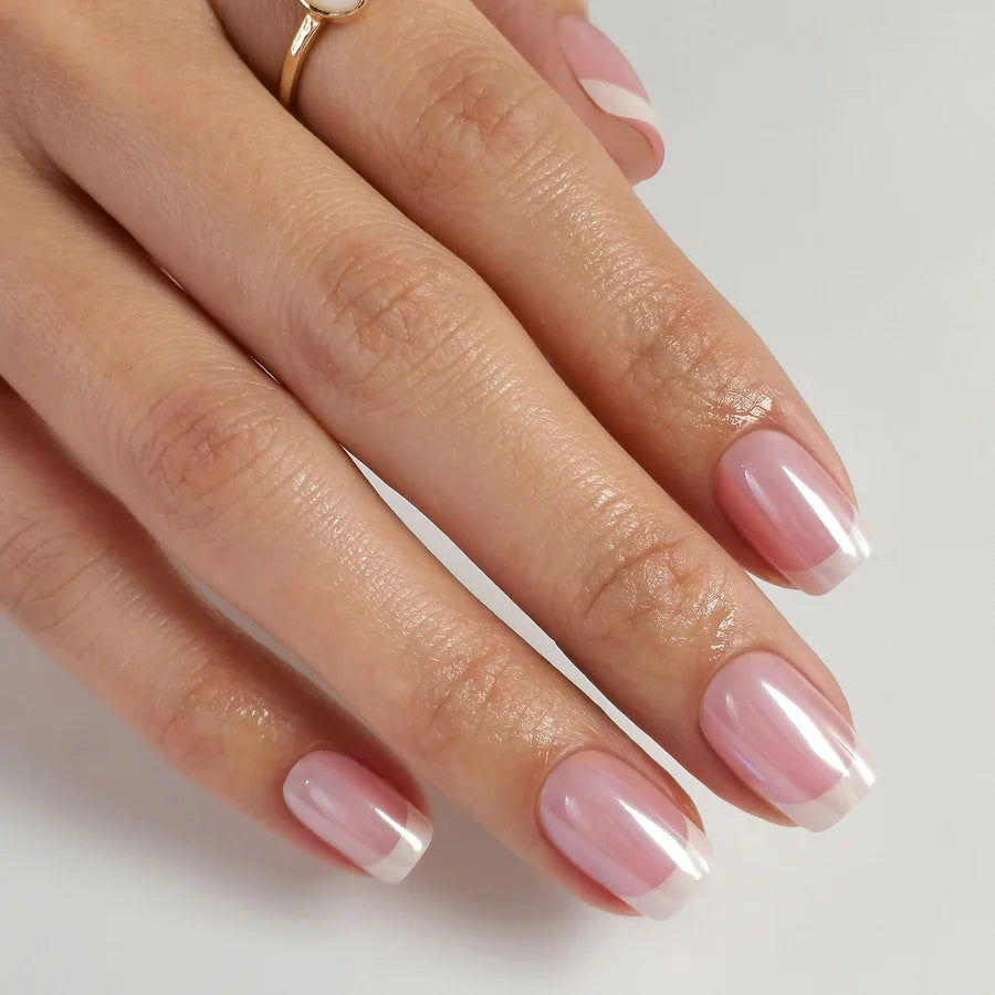 Aurora — Carré Court French Scintillante | ONAILZ