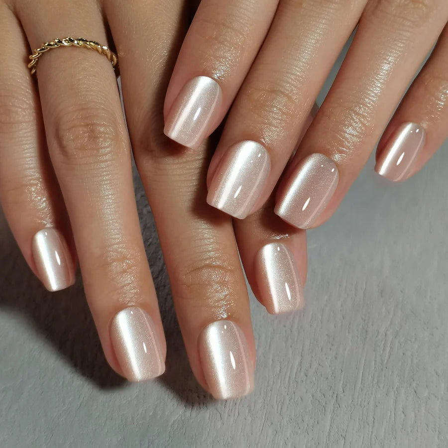 Sable Félin — Carré Court Cat Eye Beige | ONAILZ