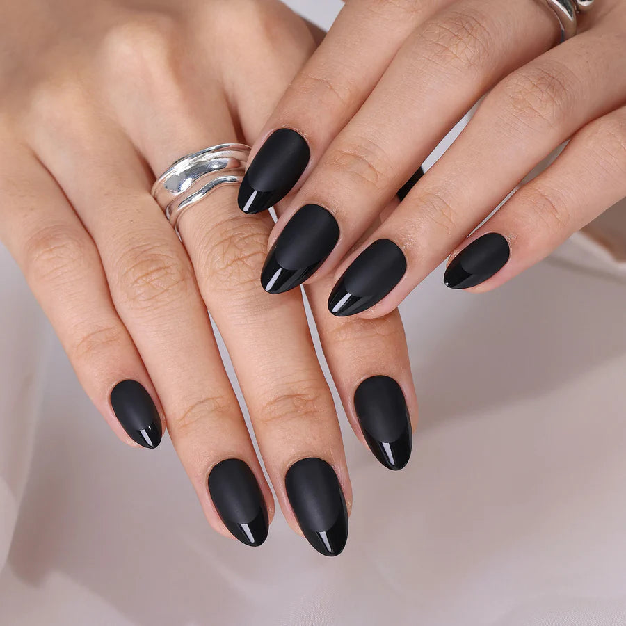 Ébène — Amande Courte French Noire Mat | ONAILZ