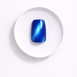 Klein Félin — Carré Court Cat Eye Bleu | ONAILZ