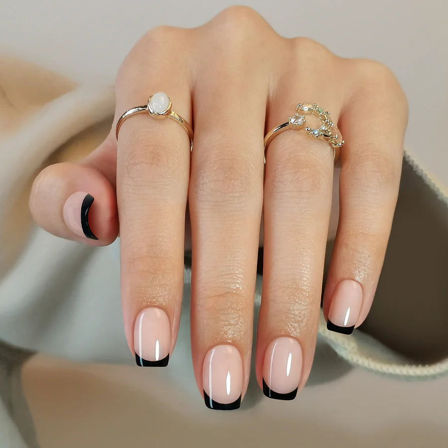 Parisienne Noire — Carré French Noir | ONAILZ