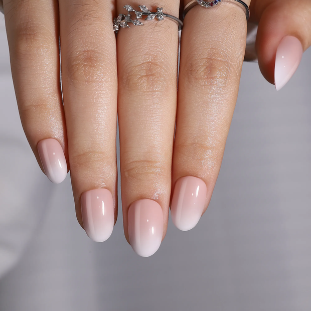 Voile de Lune — Ovale Moyen French Dégradée Glazed | ONAILZ