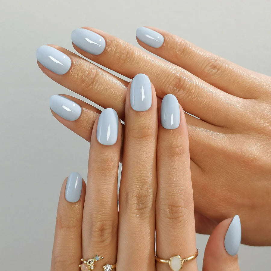 Bleu Azur — Ovale Court Bleu Clair Mat | ONAILZ