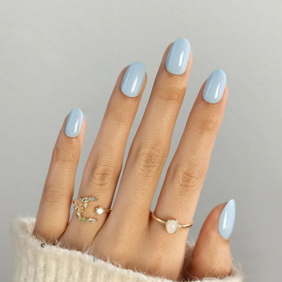 Bleu Azur — Ovale Court Bleu Clair Mat | ONAILZ