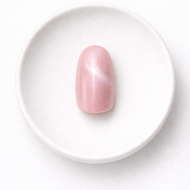 Quartz Rose – Ongles Arrondi rose clair cat eye | ONAILZ