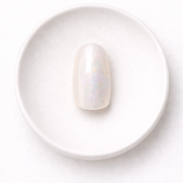 Perle nacrés – Ongles courts oval blancs pailleté