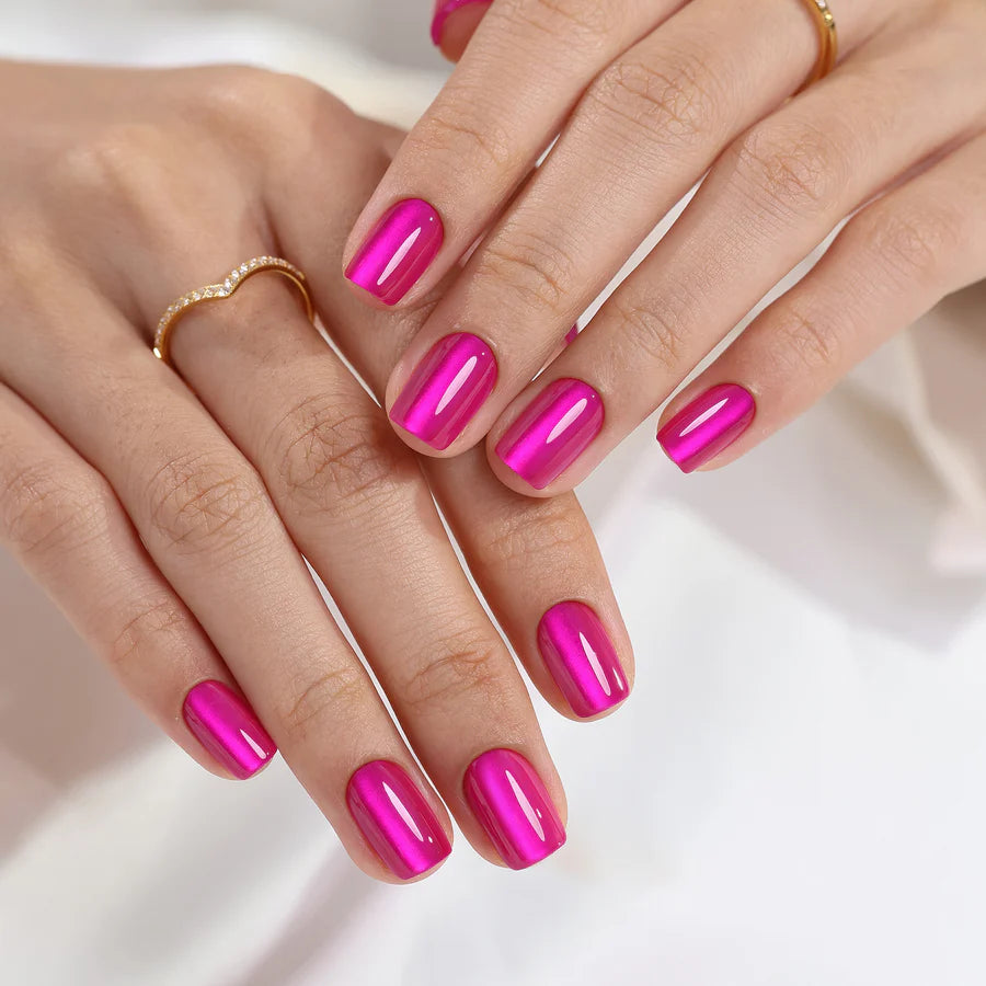 Fuchsia Félin — Carré court Cat Eye Rose Vif | ONAILZ