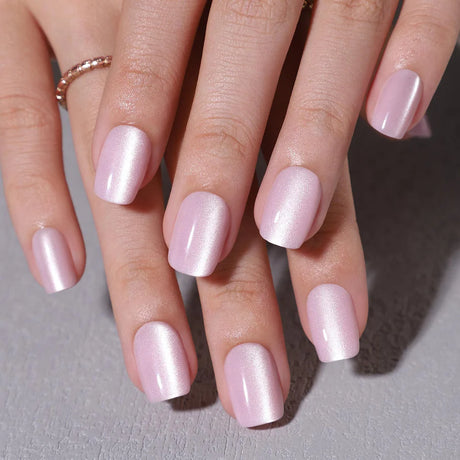 Aurore Féline — Carré court Cat Eye Rose Clair | ONAILZ