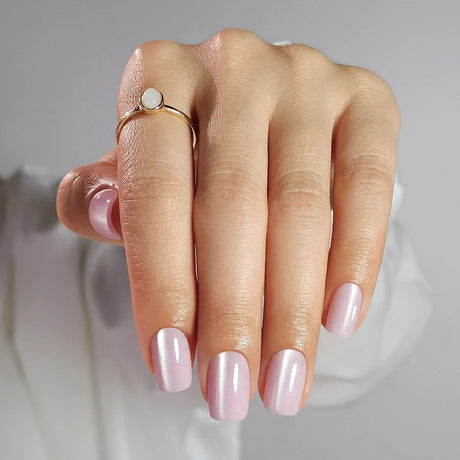 Aurore Féline — Carré court Cat Eye Rose Clair | ONAILZ