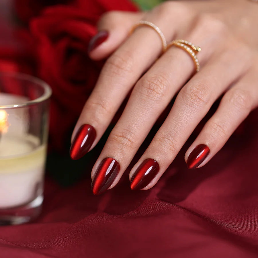 Bordeaux Félin — Amande Cat Eye Rouge Vin | ONAILZ